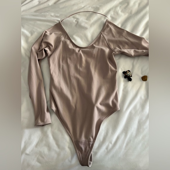 Full freedom bodysuit LULULEMON 💜 - Picture 1 of 6